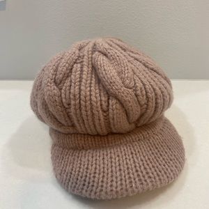 Light tan winter newsboy cap